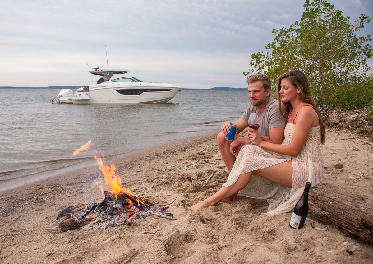 CruisersYachts's tweet photo. No better place to celebrate than ​on a remote ​beach​ with your true love​! #love #38GLS​ #remote #beaches #onthewater https://t.co/wQkfLVIfNi