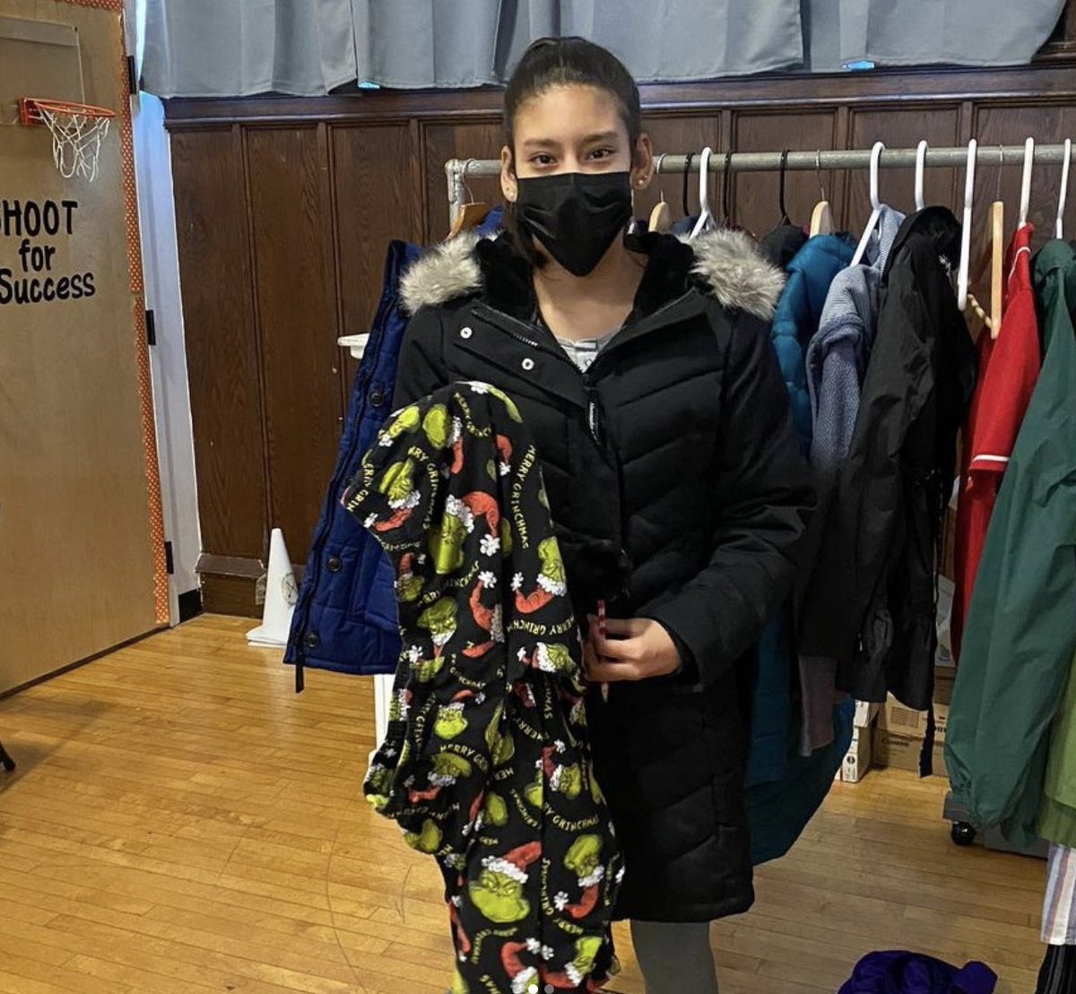 DearbornAcademy's tweet photo. Today we hosted our annual clothing and gift drive. Students shopped around to find gifts for themselves, friends, and family.

Our Community Service Club donates any leftover items ❤️🎁 https://t.co/bATNdxe89x