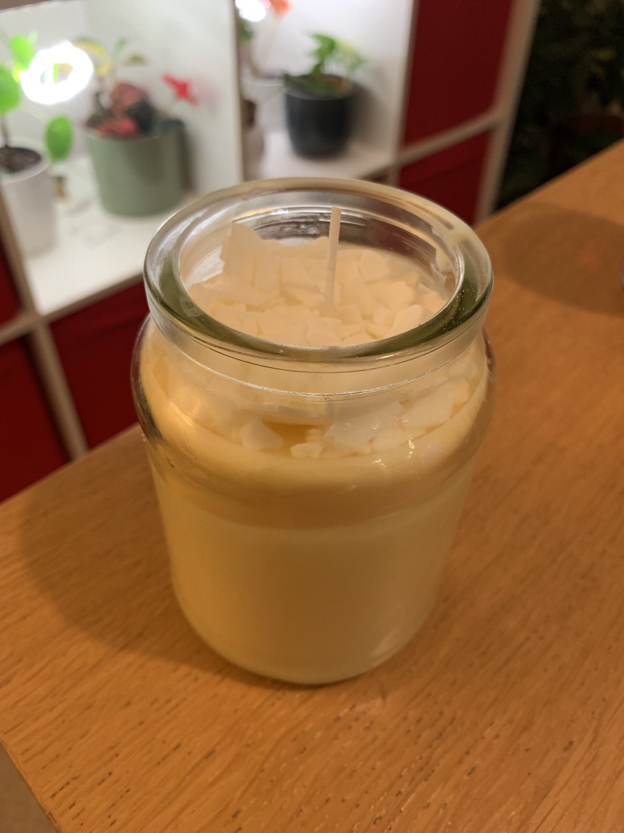 JennyArdley's tweet photo. Beeswax, soya , coconut oil candle. Pine scents for Xmas. #hippyshit https://t.co/vKkUvF33uu