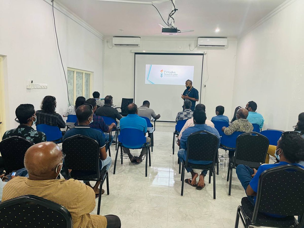FenakaInstitute's tweet photo. Reading application training conducted at N. Manadhoo Branch.
#fenakainstitute 
#TeamFenaka https://t.co/vClSmfuP1K