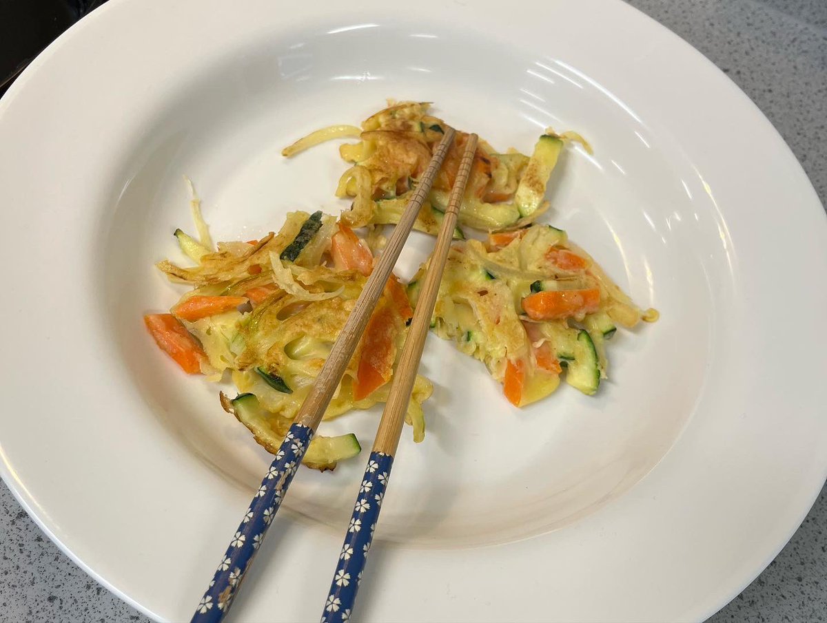 galwayetss's tweet photo. Students prepared, cooked and served dishes from different countries as part of PBL Week today.
#celebratingdiversity #celebratingculture #pblweek @EducateTogether @Bridge21Learn https://t.co/INLKxZ4jH0