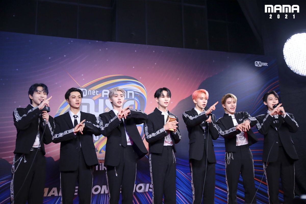 jongseoh's tweet photo. Always don't forget to say thank you for what happened that day as well as ENHYPEN who directly expressed the highest gratitude for participating in the 2021 MAMA event. In an expression of happiness after getting two trophies of victory for hard work over the past year. https://t.co/kPxE7lXMIa