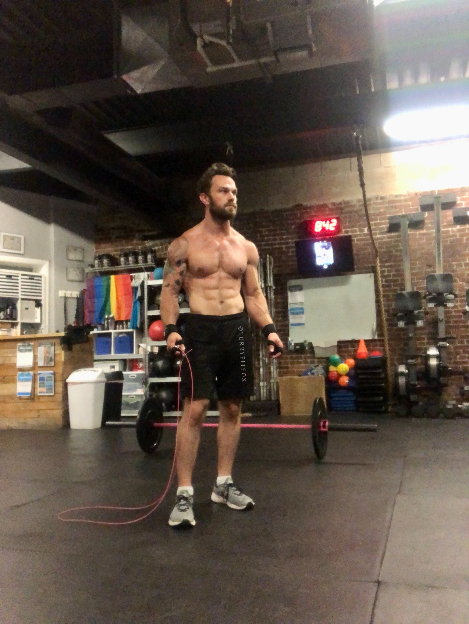 And for those of you wondering, yes I own a pink barbell and pink jump rope ???♂? @scallysex @thexxlmen