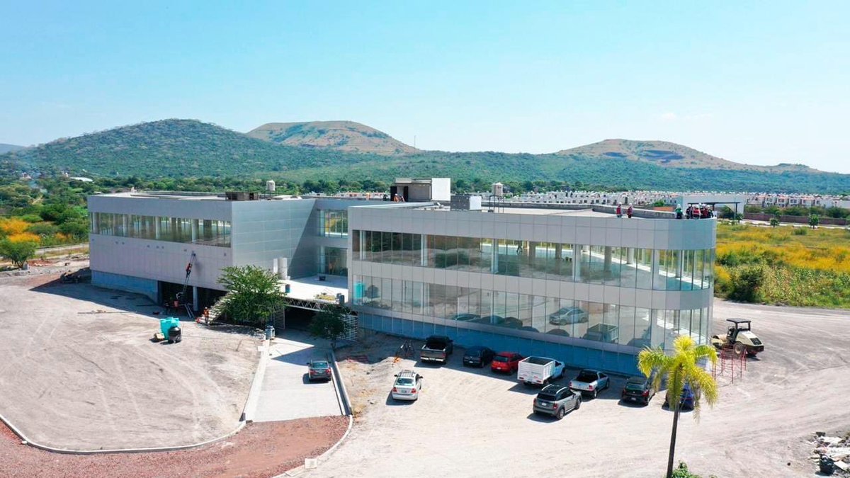 SDEyT_Morelos's tweet photo. 📄#Boletín | Informa SDEyT avances del proyecto de infraestructura del @MorelosPCyTM 🏗🏢

✅  Se encuentra ubicado en la autopista México-Acapulco kilómetro 112, fraccionamiento Santa Fe, en el municipio de Xochitepec 

Infórmate 👉🏻 https://t.co/pdpdSqOmbR https://t.co/1SrE4vU9wR