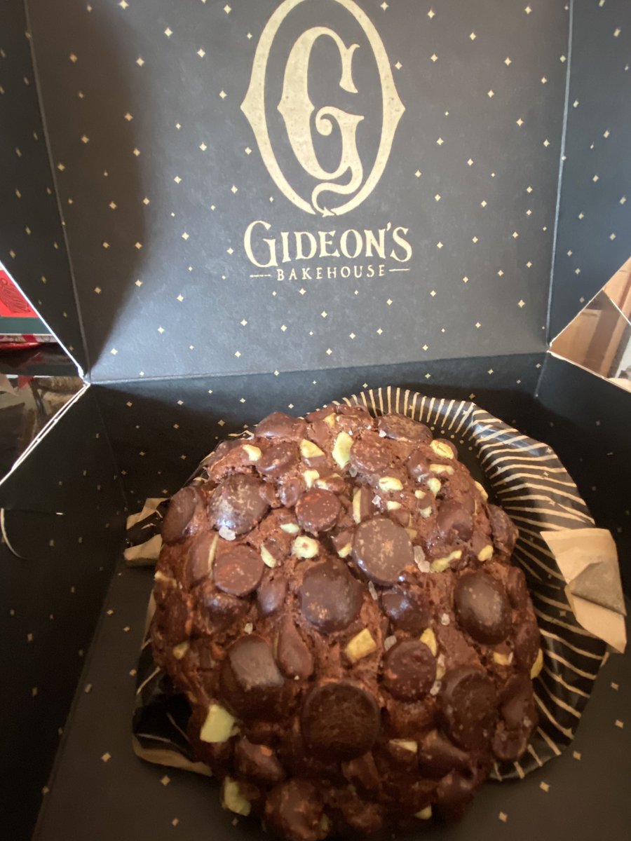 OldFLA's tweet photo. Early birthday gift #excellentpackaging https://t.co/iUZSHdpcoF