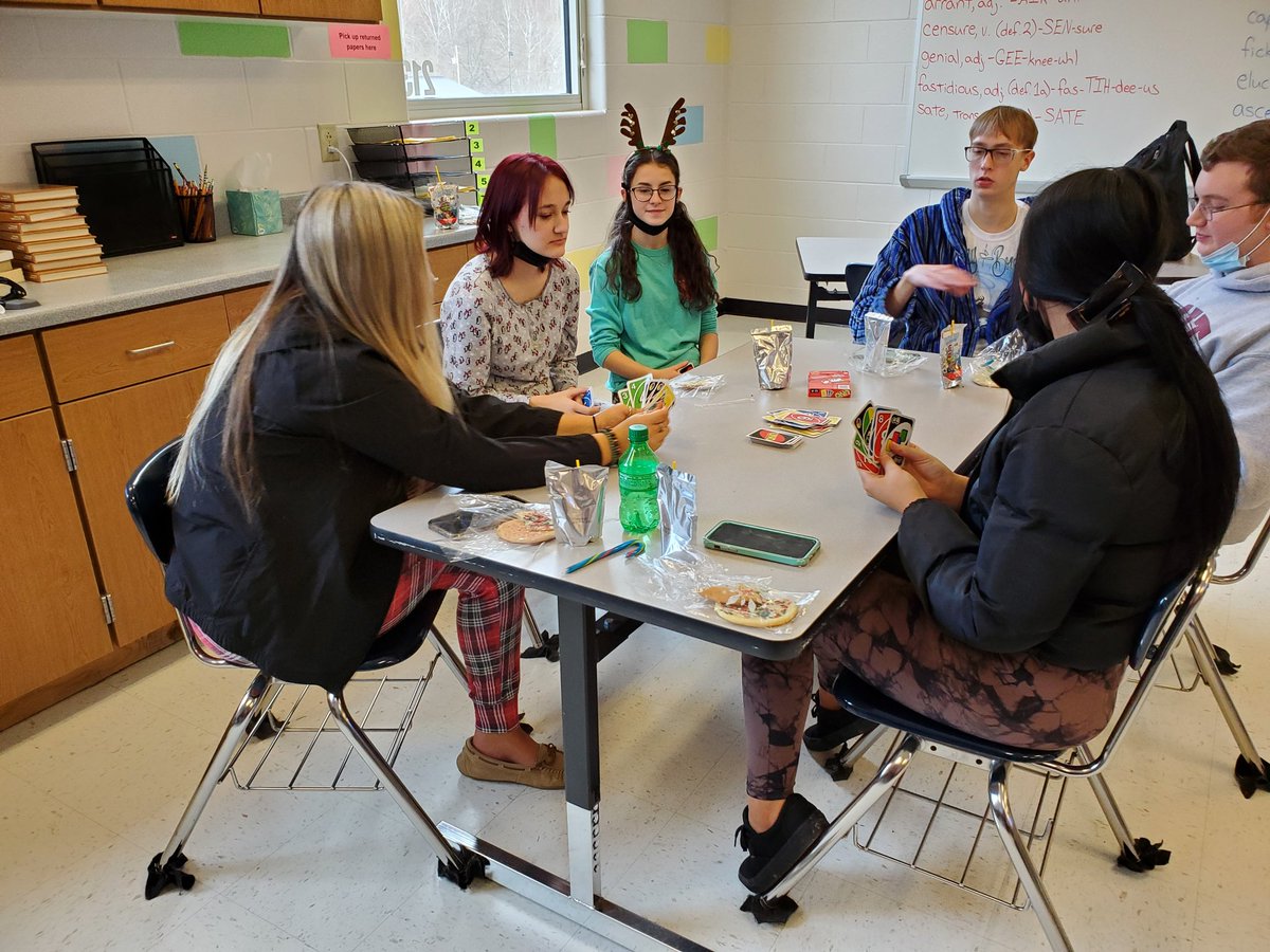 MissMillerAP's tweet photo. Games, fun, sweets, and gifts of words in #TigerAPLit to finish out 2021. Looking forward to the new year! https://t.co/AlBrPaFp9U