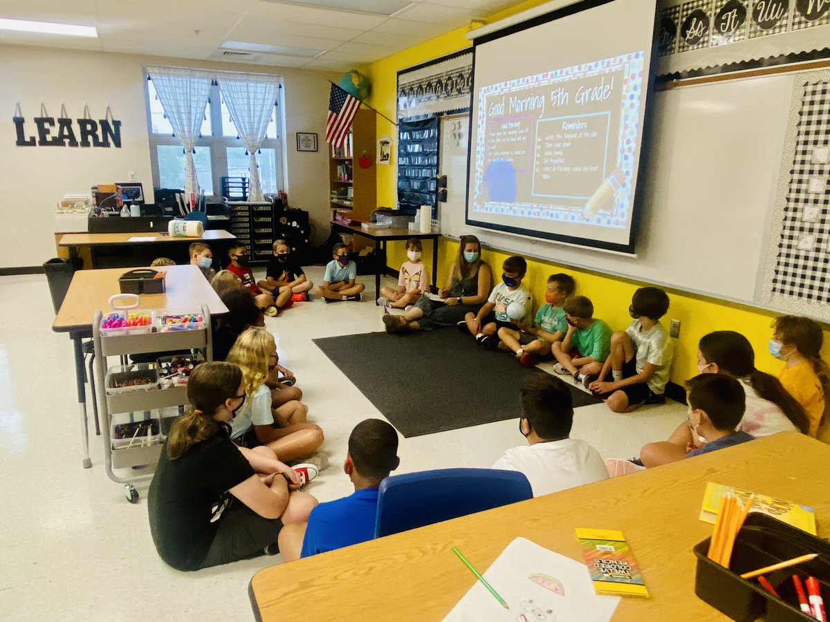CrestwoodEle's tweet photo. Even though it’s winter break, it’s still ‘Tell Me Something Good’ Tuesday! We couldn’t wait to shine the spotlight on our sweet Mrs. Englund! Read what this family loves most about one of our fifth grade teachers! #TeamOldham #StaffSpotlight https://t.co/IThvEs6vVM