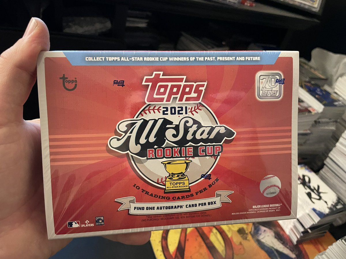 Alright, let’s spread some Holiday Cheer! 

RT &amp; Follow to enter to win a box of Topps All-Star Rookie Cup! 

#Collect #TheHobby 

*winner drawn Thursday and will have 1 week to claim from video draw to be posted below ⤵️