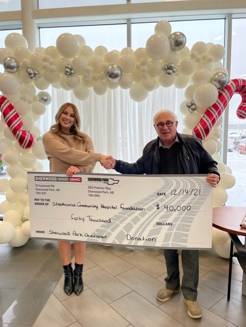 StrathconaHosp1's tweet photo. A special thank you to @SherwoodChev for their generous donation of $40,000 to @StrathconaHosp1 last week.
Thank you @SherwoodChev for investing in the health of our great community.
#hospitalfoundation #gratitude @StrathcoCounty https://t.co/4EAvaMCesm