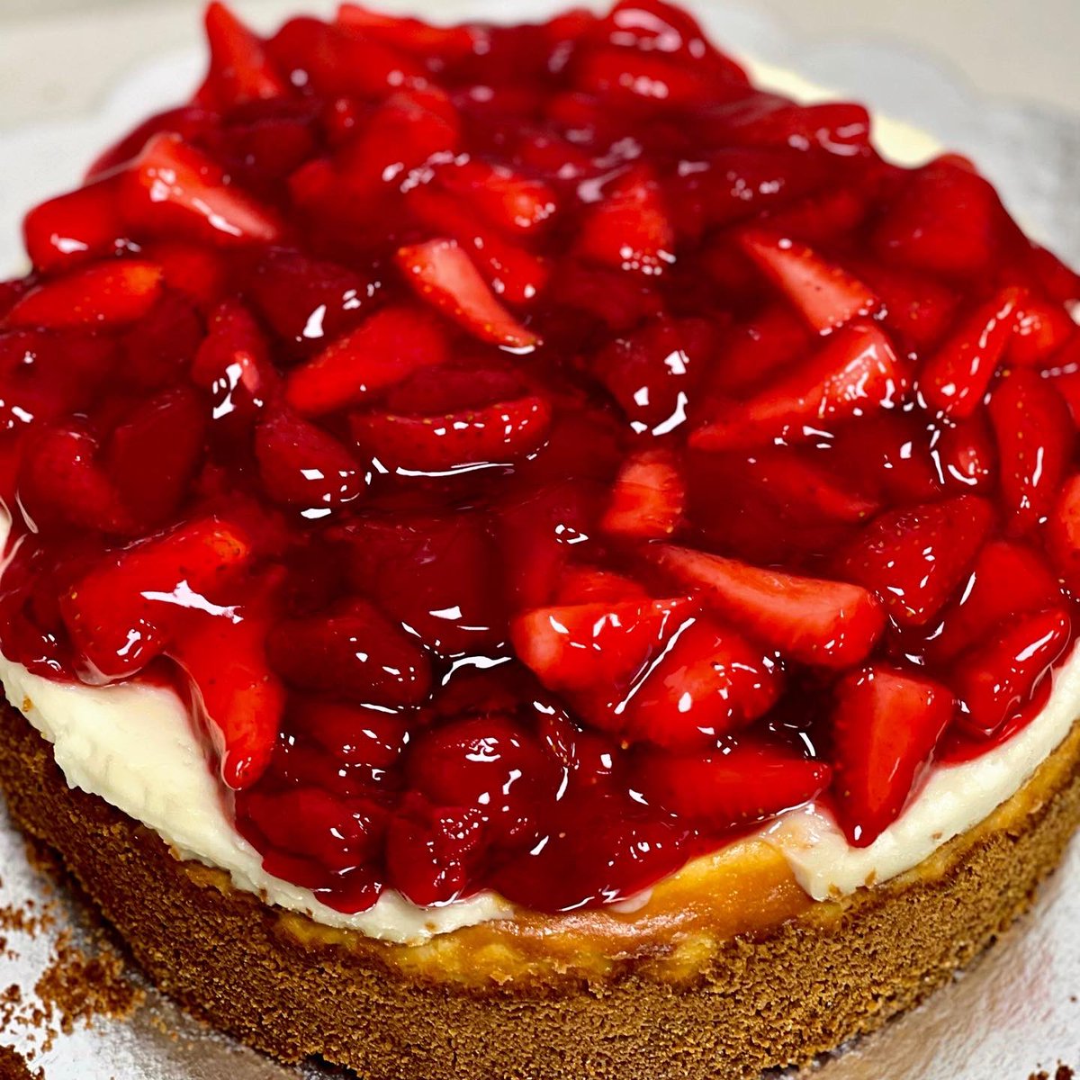 DrSJNickelberry's tweet photo. Iβll tell my coworkers that itβs their faults that Iβm tired this morning since I stayed up baking this strawberry cheesecake and rum cake for our staff potluck today. π¨πΎβπ³ π₯± π π½
#strawberrycheesecake #rumcake #ibakefromscratch #ibake #icook #chefsean #menthatcook #menthatbake https://t.co/GMMVPWskBF