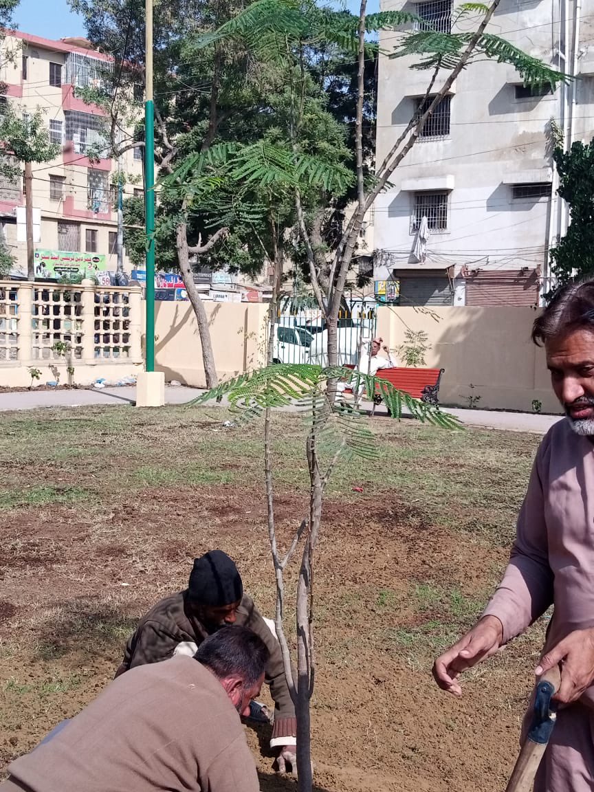 Project100Parks's tweet image. #Project9 is the development of Al-Mustafa park that is carried out by KMC through their Development program. This park in F B. Area block 7 is few places where vicinity can enjoy fresh air &amp;amp; greenery. It was inaugurated by Administrator Karachi Barrister Murtaza Wahab today.