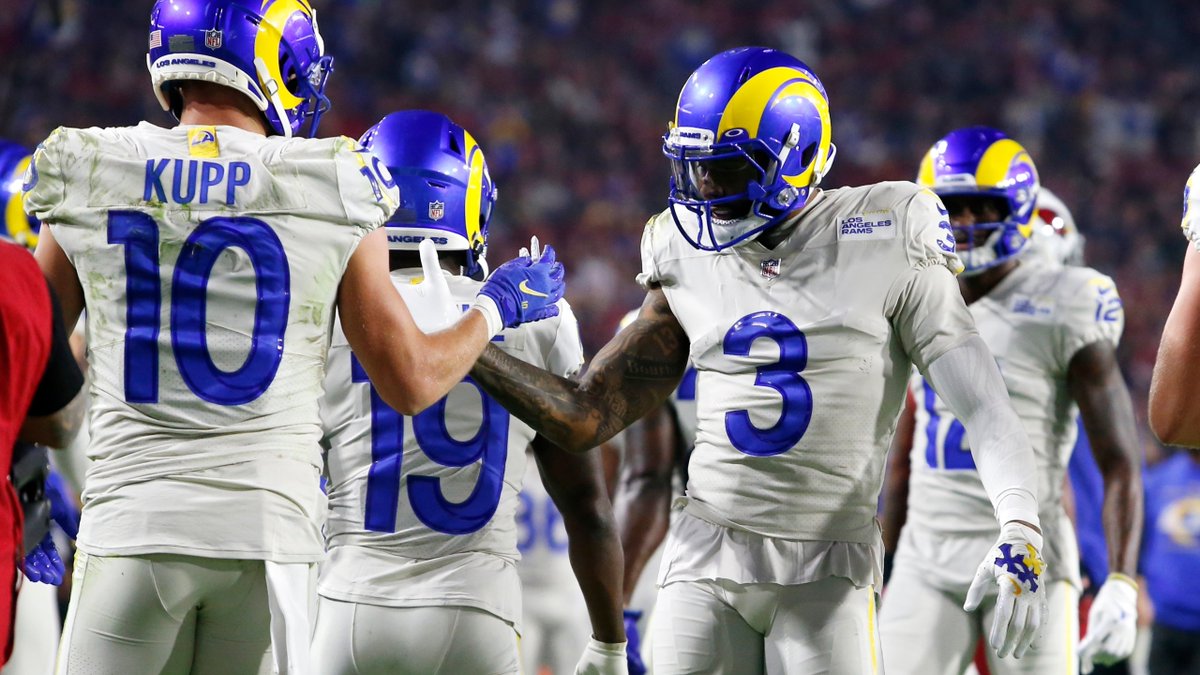 SportsbookJazz's tweet photo. Happy #NFLtuesday.🙌
Seahawks +255
Rams -7
O/U 46½
Football Team +230
Eagles -6½
O/U 41½
Who do you like tonight? Winners only
#LVvsCLE #MINvsCHI https://t.co/fBW3zPjAeP