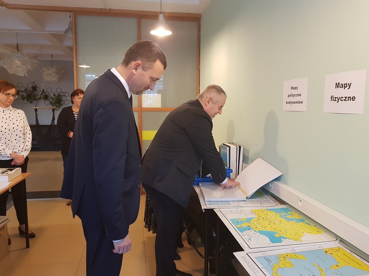 PelnomocnikON's tweet photo. Wiceminister @pawel_wdowik odwiedził Instytut Tyflologiczny w Warszawie prowadzony przez Polski Związek Niewidomych. https://t.co/VtgxbR2IgJ