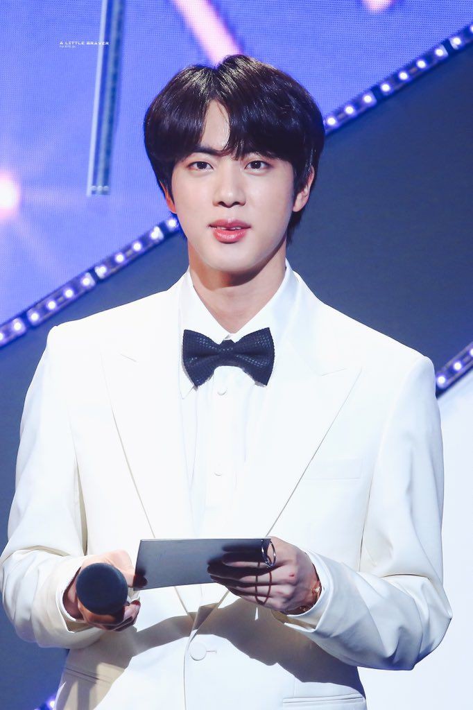 <a href="/glovrious/">Daddy Samudra</a> @ijeonggoo Baiklah, dikarenakan rangkaian acara pada malam hari ini sudah kita lalui dari awal sampai akhir/tersenyum/ maka dari itu juga acara kita sudah selesai. #Sambielmerrid