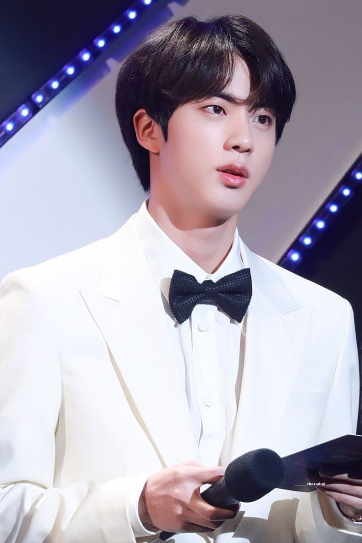 <a href="/glovrious/">Daddy Samudra</a> @ijeonggoo Dengan demikian saya Kim Jinjie undur diri, selamat malam dan terima kasih. 

/melambaikan tangan/ /tersenyum/ /berjalan meninggalkan venue acara/. #Sambielmerrid

-End