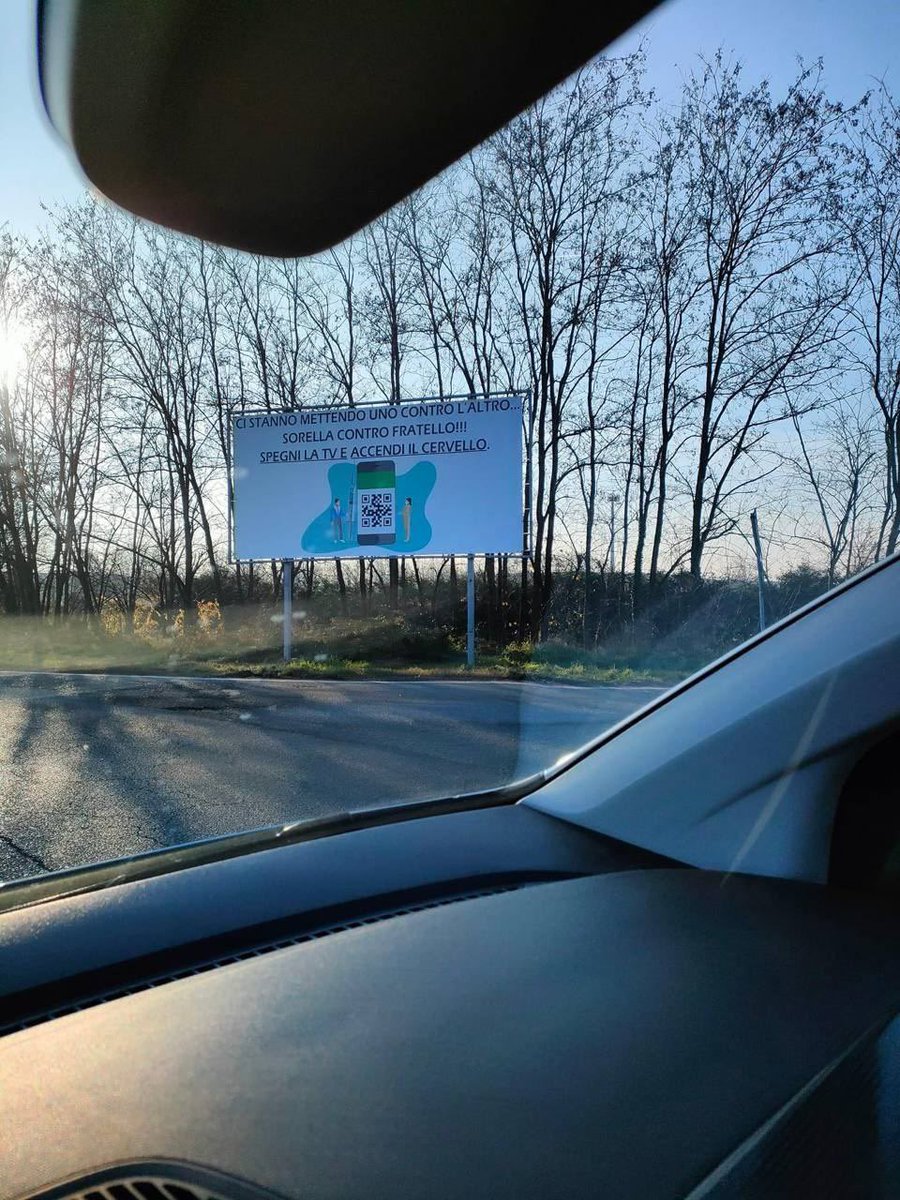 emmegidesigner's tweet photo. Ci stanno mettendo uno contro l’altro ma è tempo di reagire ! Bravi ! #Trezzosulladda #Milano #spot #bravi #italiarisponde #iononsonoricattabile https://t.co/BmErsMacQx