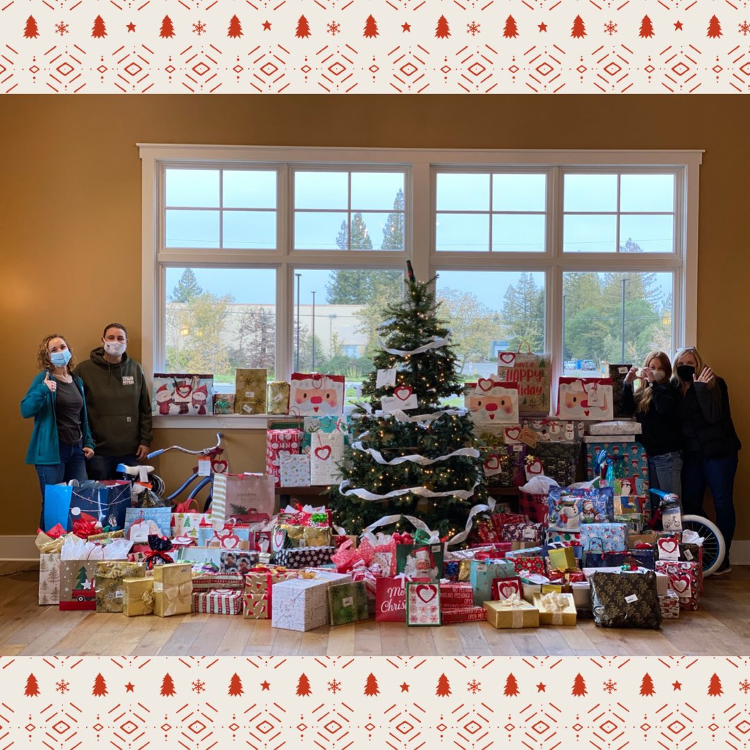 RussianRiverBC's tweet photo. Our generous #rrbcrew and customers purchased over 100 Secret Santa gifts for kids and seniors in our community to help make their Holidays a little brighter! @capacity4change #thegiftofgiving #secretsanta https://t.co/juZw7Ebn8x
