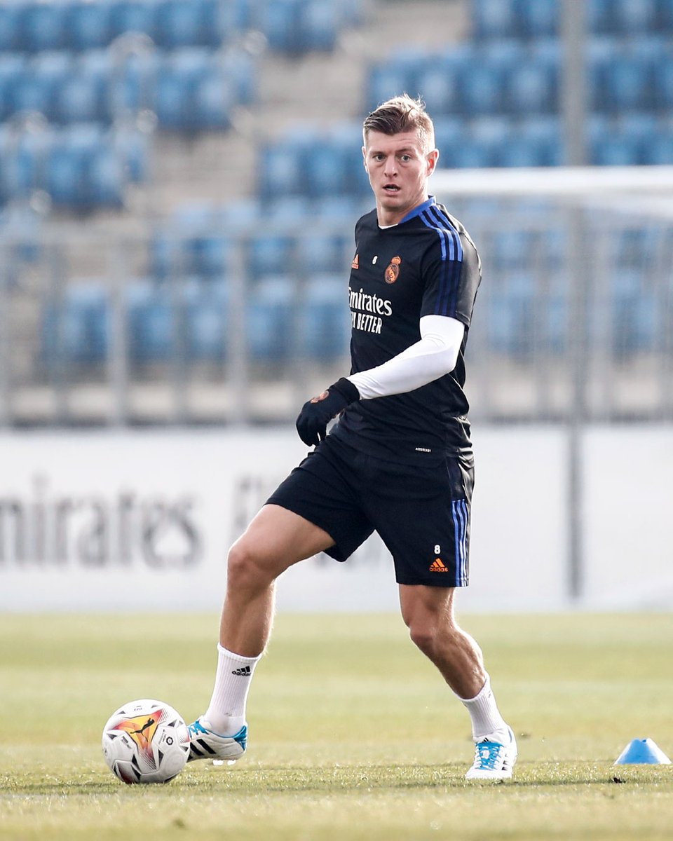 realmadrid's tweet photo. 𝙏𝙆🎱 https://t.co/kKzyijj4Cy
