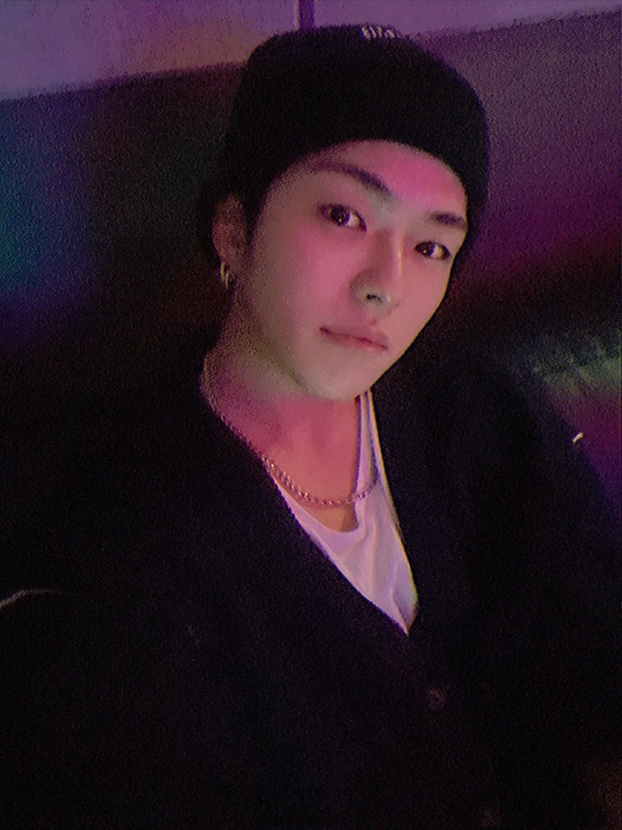 JAEHYUKSITES's tweet photo. low quality picture but you're yoon jaehyuk https://t.co/O1RbCo1mJq