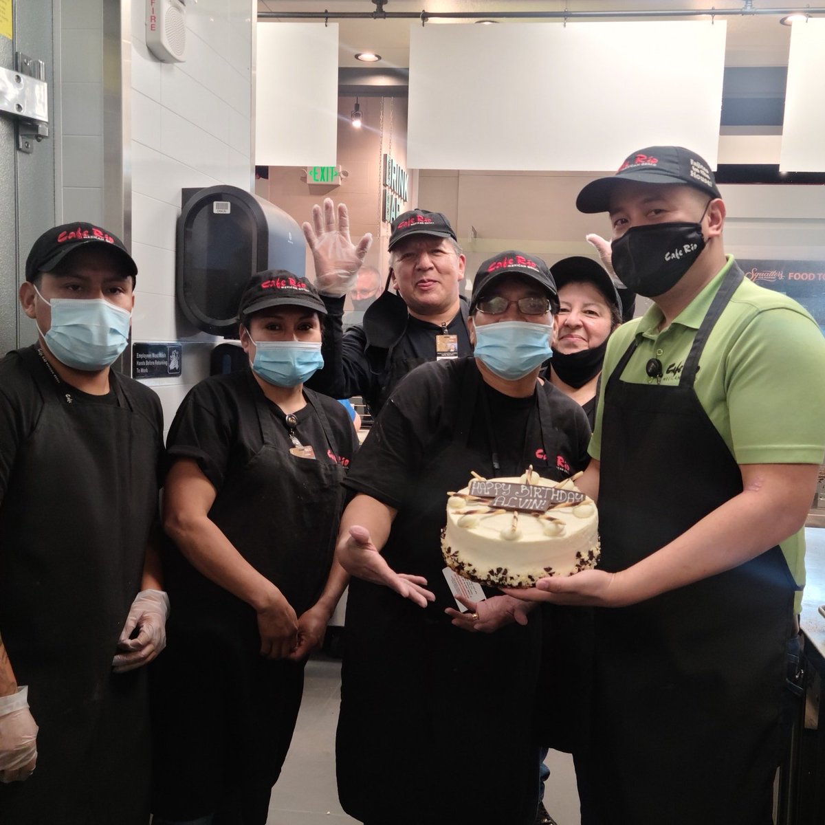 caferio's tweet photo. A BIG SHOUTOUT to our amazing SLC Airport team led by the wonderful Alvin &amp; Karina! 🎉Thank you for your tireless efforts throughout the year and especially during this holiday season! We appreciate you and are grateful to have you in our #CafeRioFamily! ❤️ https://t.co/77lrvAiKVd