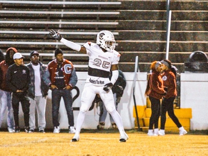 JamarcusHarri15's tweet photo. C/o 23 Linebacker
Season Stats
65 total tackles, 41 solo
16 TFL
9 sacks
8 QB hurries
2 FF 4 FR
2 INT 2 PBUs
2 TDs https://t.co/bAgj6E3MVt