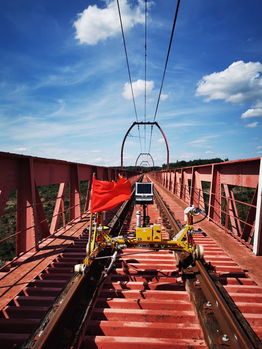 SNCFReseau's tweet photo. 🆕#SNCFRéseau renforce ses compétences en ingénierie à très haute valeur ajoutée avec l'acquisition de la société Leyfa Measurement, spécialiste en mesures et études de tracé ferroviaire.

En savoir plus⤵️
https://t.co/Ob18rP7QAs https://t.co/drMXEfD6KP