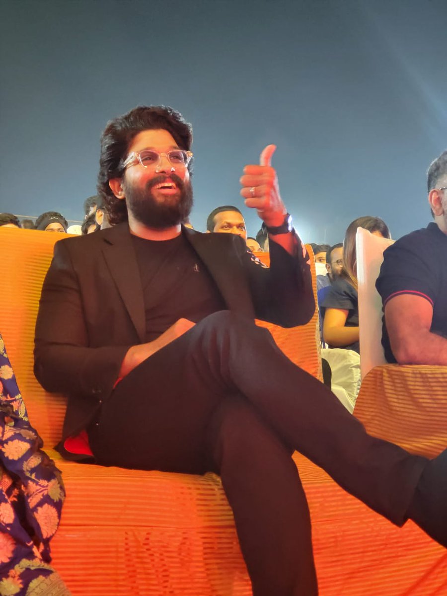 TeamAATE's tweet photo. Bunny In #PushpaMASSivePreReleaseParty 👑

#Pushpa | #PushpaTheRise | @AlluArjun https://t.co/C00rqfXFDG