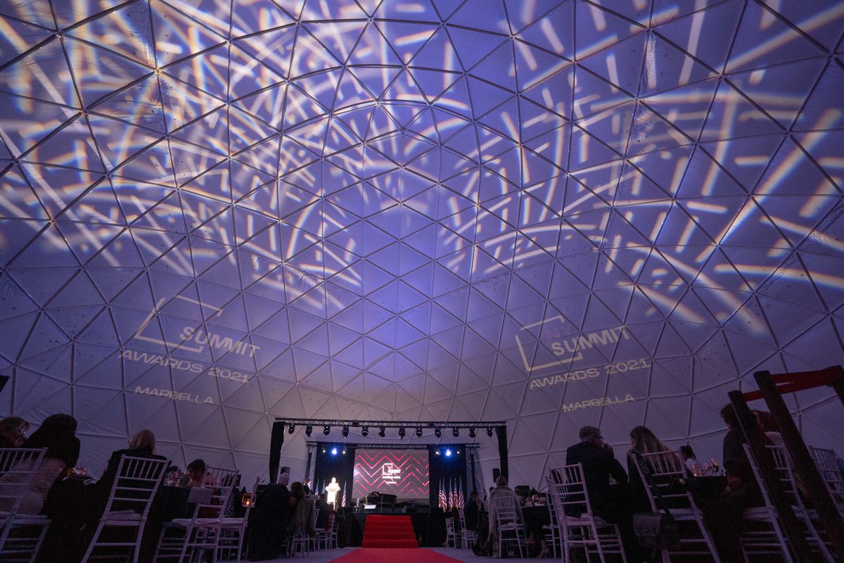 🎀 ¡Os deseamos una #Navidad tan brillante y especial como nuestra última gala!

Esperamos que este Año Nuevo esté lleno de alegrías y momentos increíbles 🎉🎊

¡Estáis invitados al #NewYorkSummit Awards 2022!

#NYS #Premios #AñoNuevo #Felicidades #NewYork #NuevaYork #cenadegala