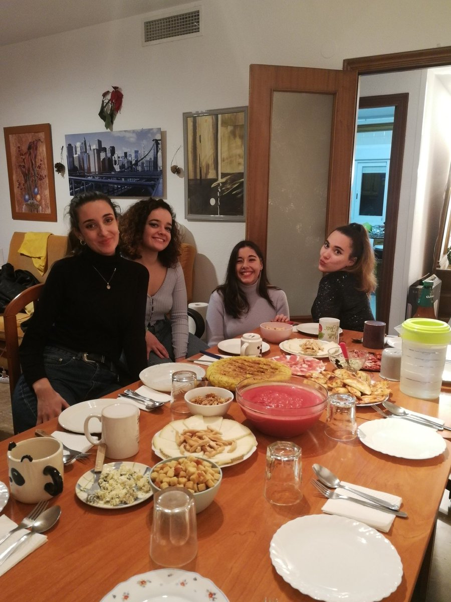 elegar22's tweet photo. tus folletis de confianza <3 https://t.co/y3JizfeEjI