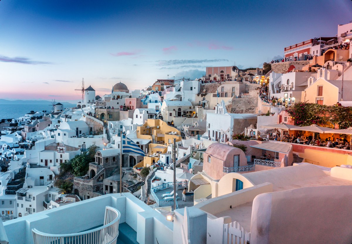 Our 12 days of Tripmas continues! Enter now to win a trip to beautiful Santorini, Greece. 

hubs.ly/Q0112XcF0