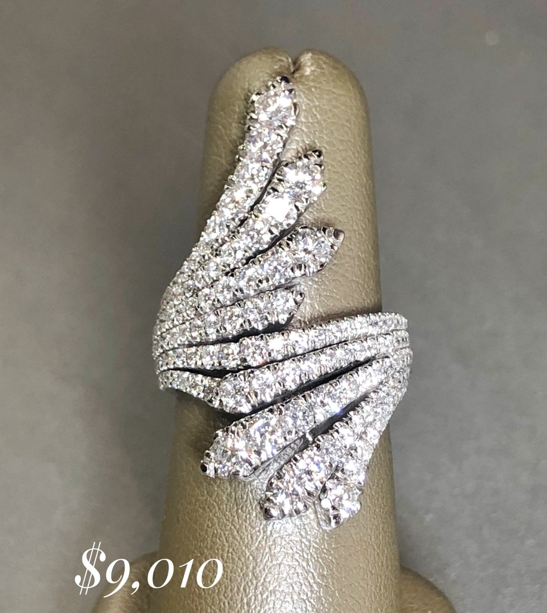 unitedwaympc's tweet photo. These beauties will sure make a statement! Take your bling up a notch with this gorgeous necklace, bracelet, or ring, all of which are part of the United Way Collection at Jacqueline’s Fine Jewelry.
Purchase one by Dec. 31, and United Way gets 10% of the sales.
@jacquelineswv https://t.co/S73smhW4uD