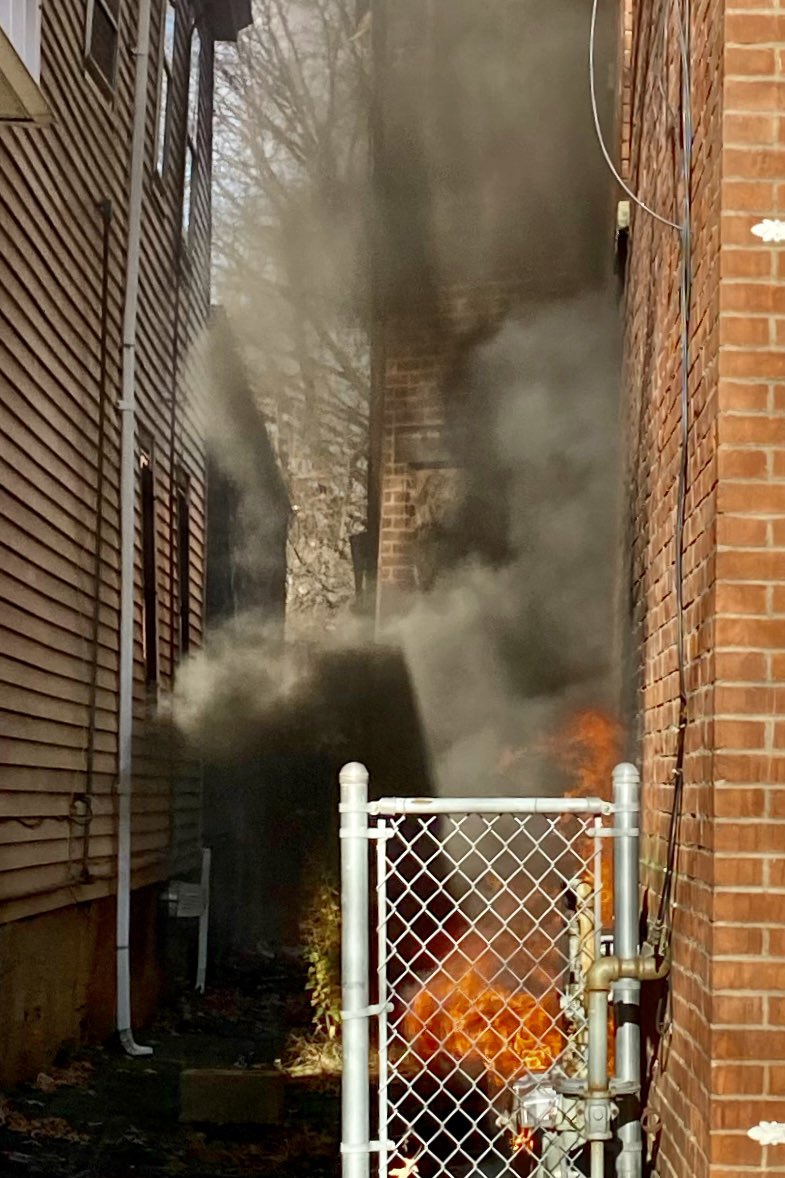 DJohnsonSig99's tweet photo. New Haven Firefighters extinguished a basement fire in a building at 1187 Chapel Street on December 20 of 2021. https://t.co/hZ5sEQenWf