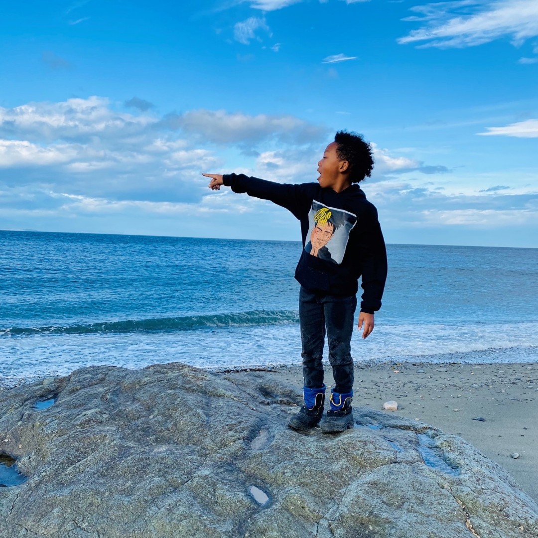 gocampcasey's tweet photo. Any guesses on what  they have spotted out in the water??🌊🐳🐚 So many new things to discover at the Camp Casey beach. Comment what your favorite thing is that you have found! https://t.co/9jANympv61