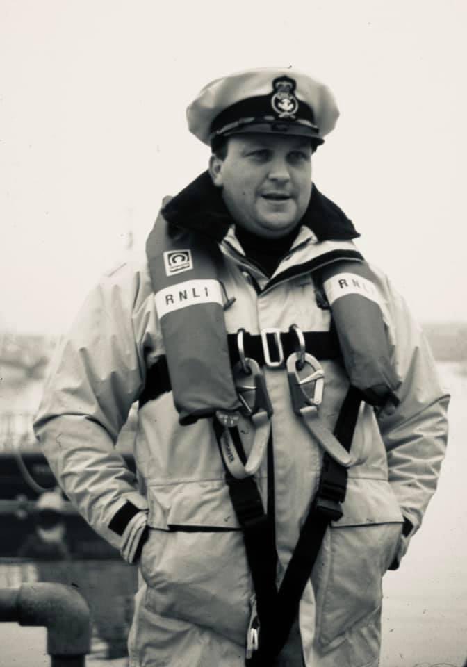 #OTD 22 years ago another great <a href="/RNLI/">RNLI</a> rescue by Coxswain Neil Brockman and the volunteer crew of the Mabel Alice lifeboat READ facebook.com/66032592402859… #savinglivesatsea <a href="/brockyn/">Neil Brockman</a> <a href="/CormorantBoat/">Cormorant Cruising Boat Trips</a> <a href="/MouseholeWalks/">Mousehole Heritage Walks</a>
