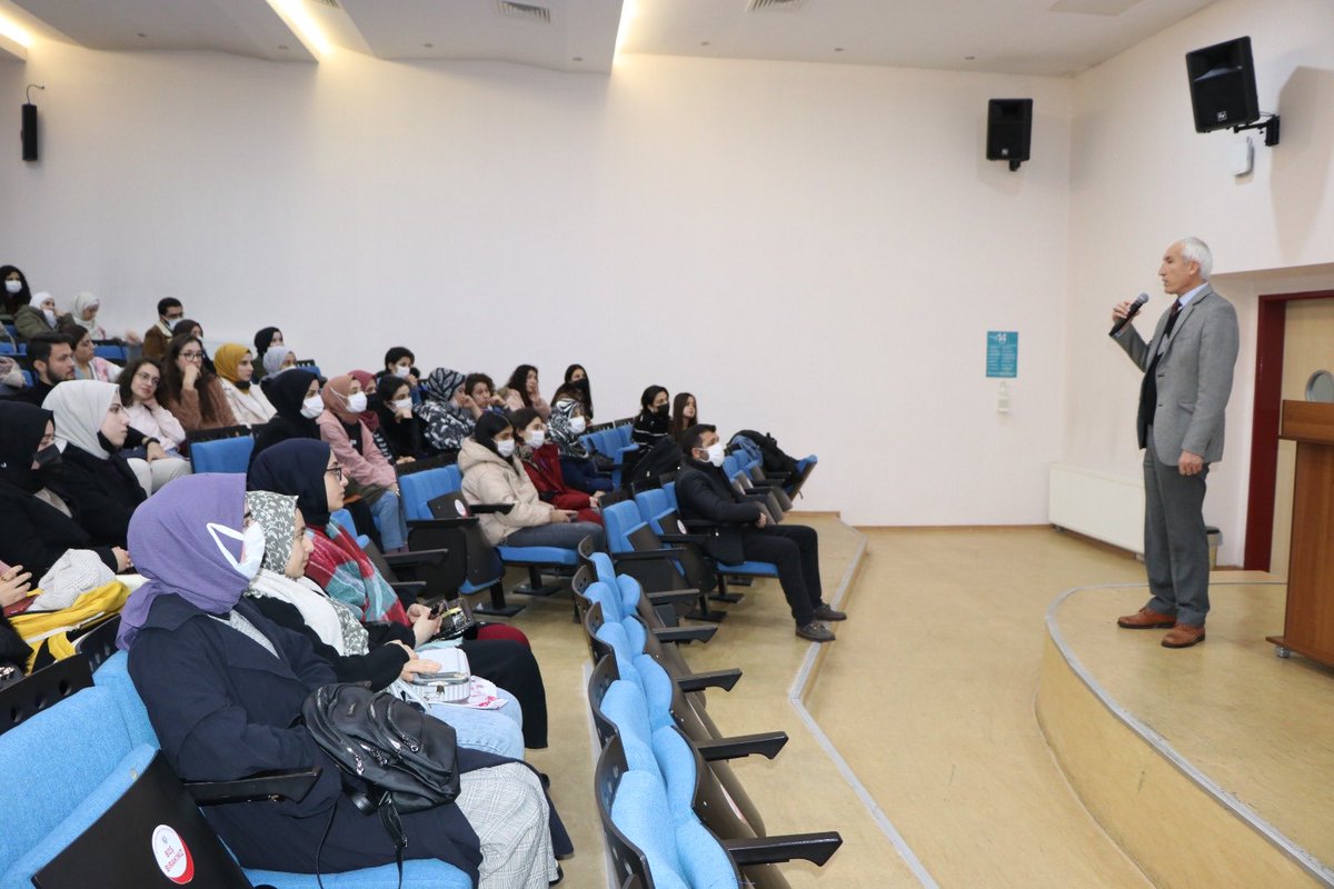 Gaziantep işkur il müdürlüğü iş kulübü danışmanları , üniversite öğrencilerine işkulübü eğitimi verdi. Eğitim sonrasında 100 üniversite öğrencisine katılım belgesi verildi.
