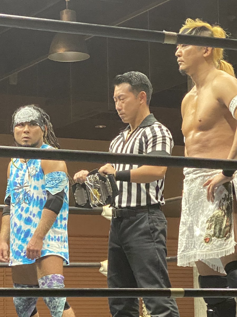 pwkaori's tweet photo. 2021.12.18 #ダブプロレス #dovepro  広島。
メインはダブのベルトをかけたシングル。王者剣心さん🆚挑戦者ヤッシーさん。 https://t.co/WDMgv8dRW6