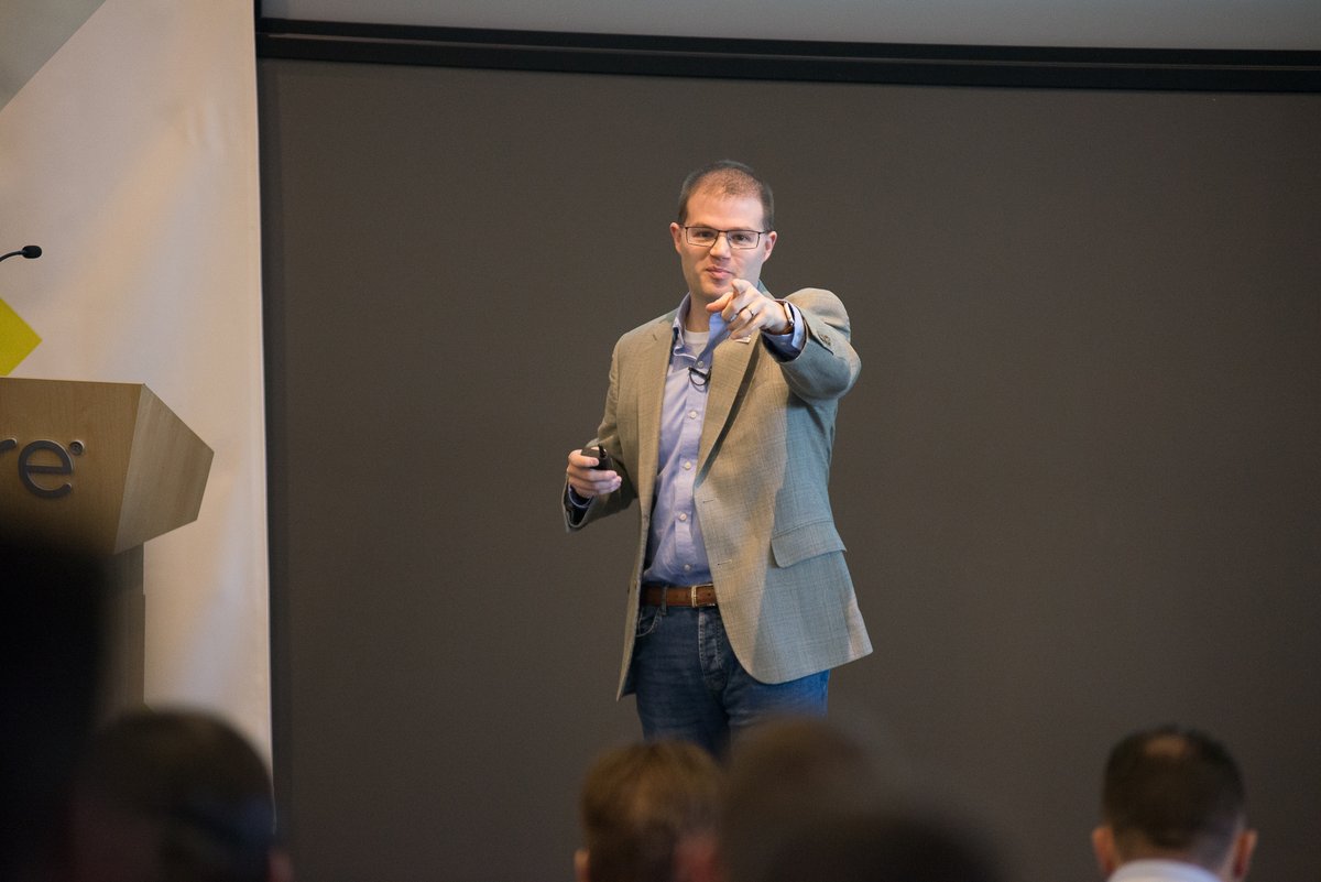 steveathanas's tweet photo. Today is my last day as @MyVMUG President.

Of many #vMemories, my favorite is spending time connecting with members like you from around the world to hear how VMUG can support them.

From the bottom of my heart, thank you for the opportunity to lead this incredible organization. https://t.co/APschZgcaB