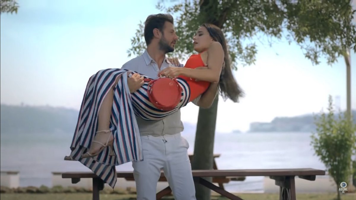 asioigle2013's tweet photo. #KazaraAsk #CivSim #SudeZulalGüler #ÜmitKantarcilar
I highly recommend this family romantic comedy it is short but it is enjoyed to the fullest the romance is one of the most beautiful I have seen and you will not be able to stop laughing 😍😍😍🔥🔥🔥🔥😏😏😏 https://t.co/mlpVgCi0il