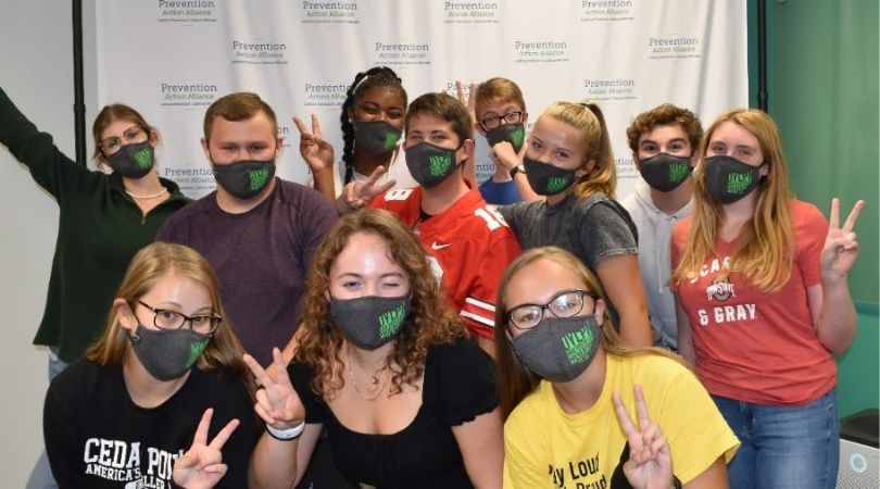 PreventionAA's tweet photo. ✨ On the second day of Holiday Gratitude, we are grateful for the Ohio Youth Led Prevention Network Youth Council (OYLPN) - @BeTheMajority ✨ Thank you OYLPN members for shining in your role & encouraging your peers throughout the state! #myroleinprevention #supportprevention https://t.co/LwVJq3TeKJ