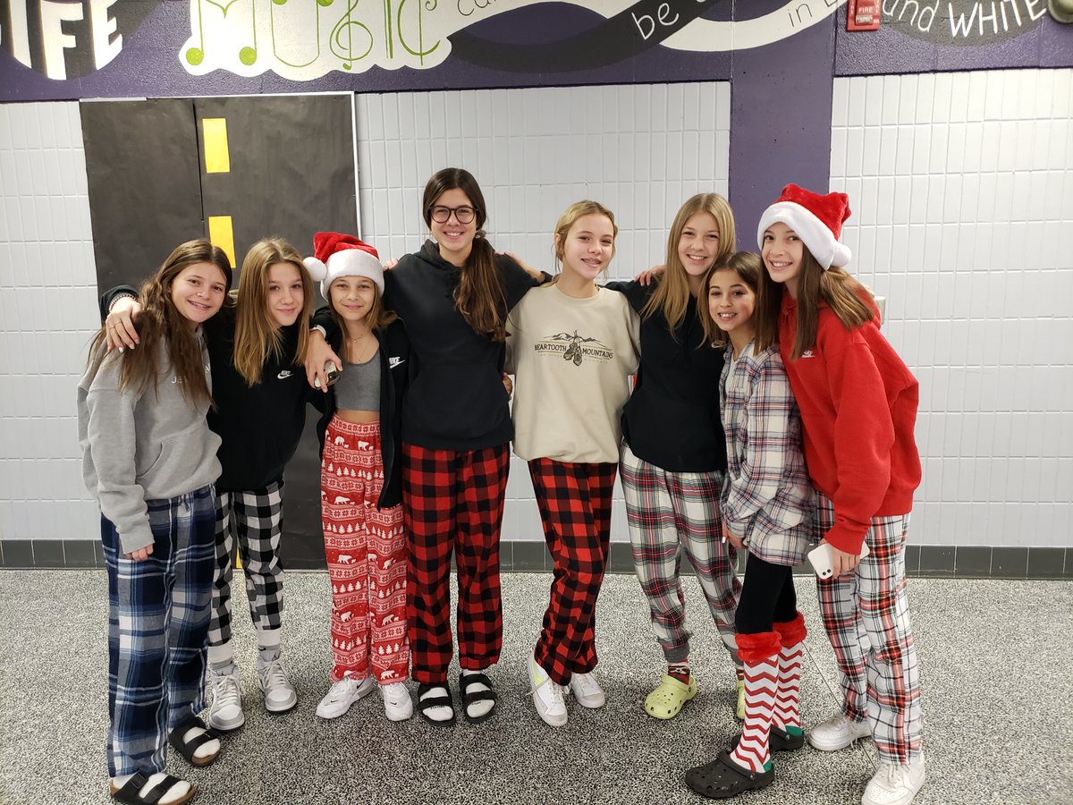 BCMSBison's tweet photo. Cozy flannel day! One of the best gifts is friendship, and we've got it in abundance here at BCMS. Want to save these memories? Gift someone you love a BCMS Yearbook: https://t.co/6pqendRQUk https://t.co/zpm5bERspp