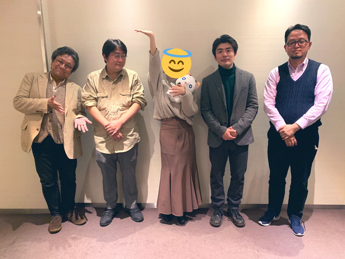 「あと、この写真。
一人だけテンション上げたのに誰もノってくれなかった悲しみを皆さ」|伊東 葉子のイラスト
