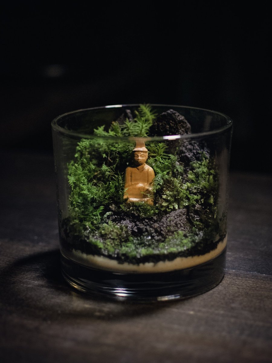 Bantamarium with a tiny Japenese sculpture