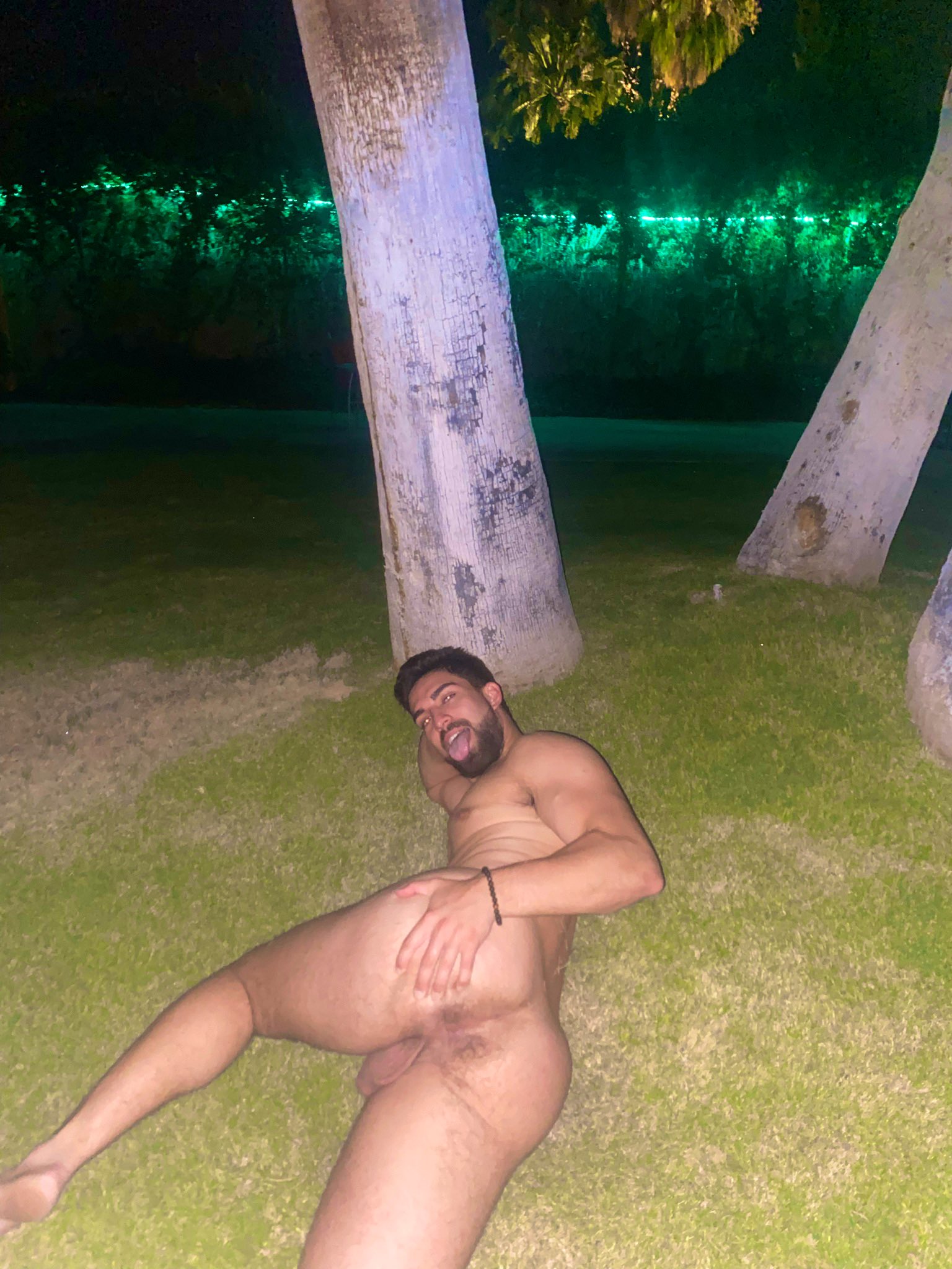 1 pic. Just come fuck me in the dirt 🗑 🐷 https://t.co/bRjQJFZXMk
