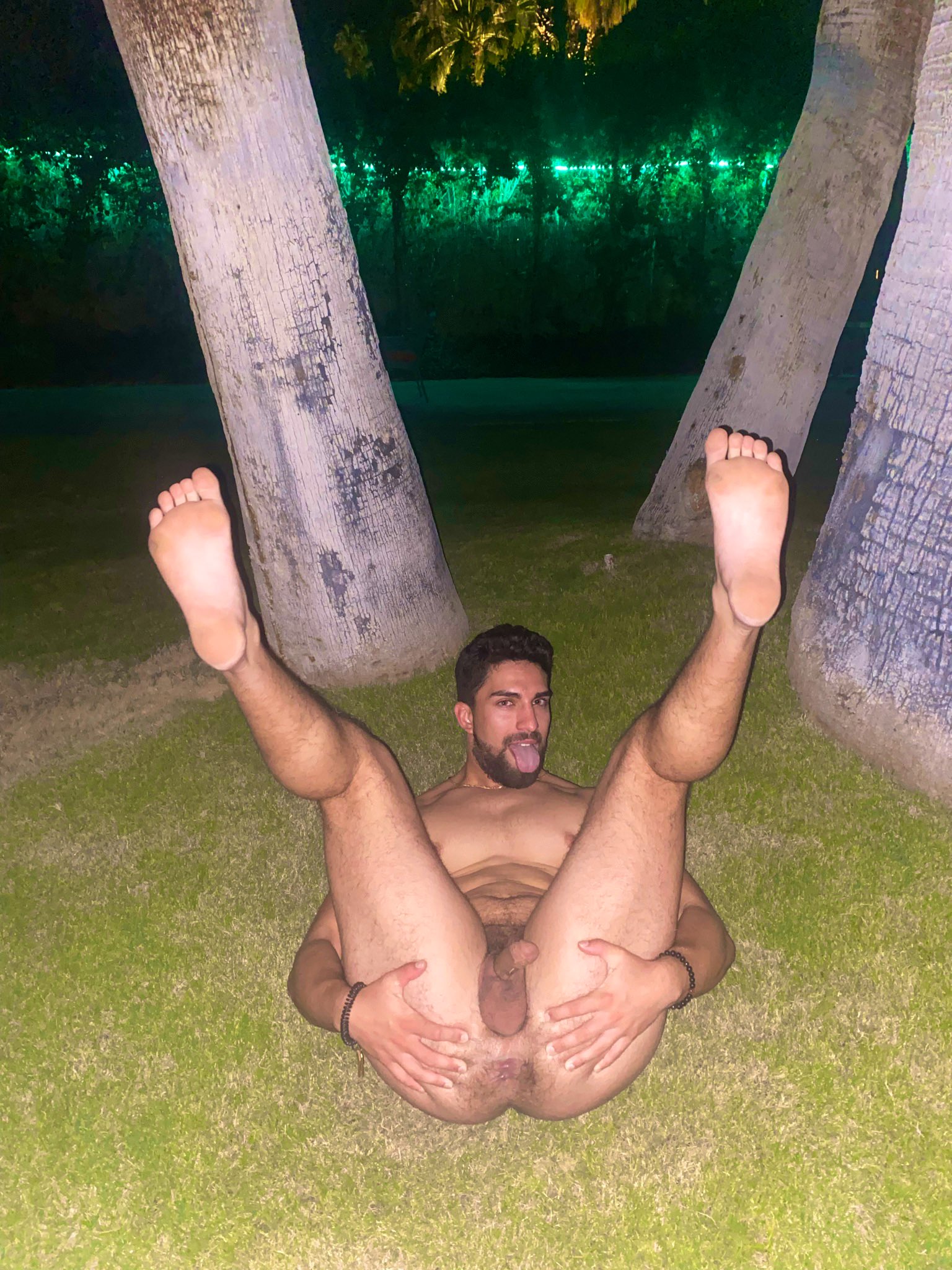 2 pic. Just come fuck me in the dirt 🗑 🐷 https://t.co/bRjQJFZXMk
