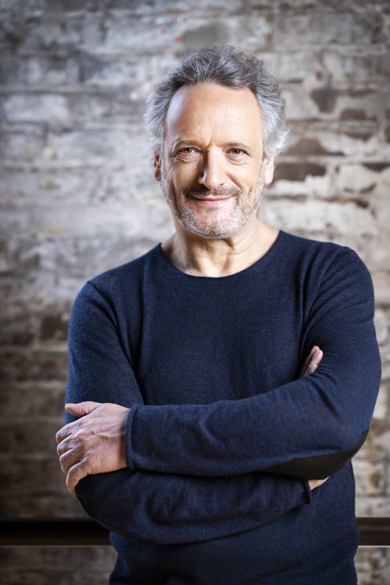 CincySymphony's tweet photo. Congratulations to @LouisLangree, recently promoted to the rank of Officer in the Ordre des Arts et des Lettres by the French Ministry of Culture for his innumerable contributions and influences on music, both in France and around the globe! @MinistereCC https://t.co/V6dYqVtgQt