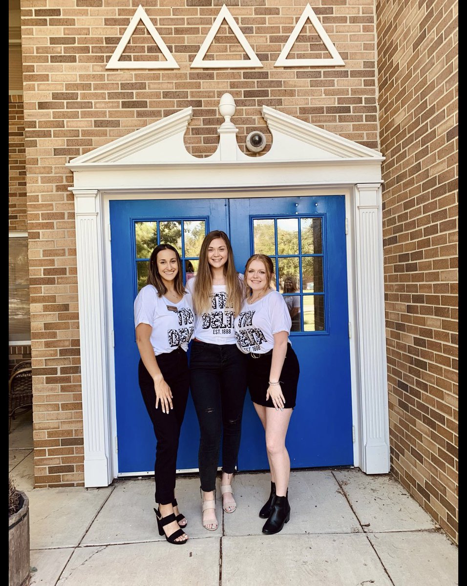 We’re hoping you’re off to a great winter break! Make sure you take time for yourself and spend it with the ones you love most 💗 We can’t wait to all be back together in 19 days 👭 Comment below the first thing you’ll do when you see your sisters 👇🏻⚡️