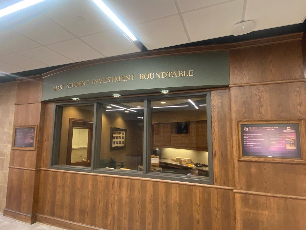 Creating cutting-edge, real world environments is important for our experiential learning initiatives! Next up is our Mast Student Investment Roundtable and “ticker” that is currently being renovated! We can’t wait for the final results! #RuscheRenovates #BusinessReady