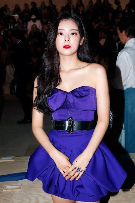 jinliaseulrene's tweet photo. — “I Bet You Think About Me” —

A JINLIA / RYUJISU SOCIAL MEDIA AU (Tagalog) wherein Ryujin is a vocalist of a rising band and Lia is her girlfriend, an heiress of a known hotel chain. 

What could possibly go wrong when their friends started to chime in with their relationship? https://t.co/IAPUhx9HR8