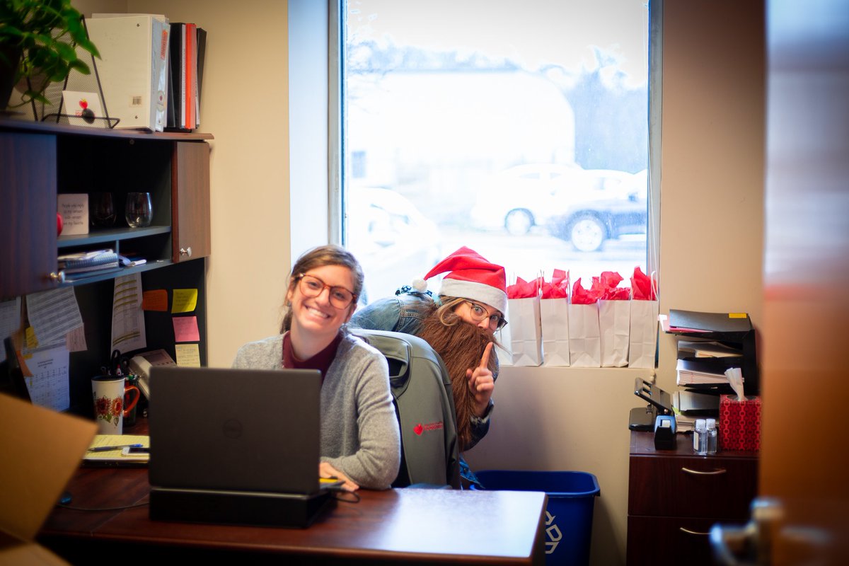 abbzmarkus's tweet photo. Pedro “Did you get your beard?”
Me “Yes! Did you think you would ever say that to me?”
Pedro doesn’t heisit “Actually surprised I didn’t say it sooner”

Reason for beard… Steve Claus from Nebraska paid the food bank a visit 😂 https://t.co/MPfmhBHH7l