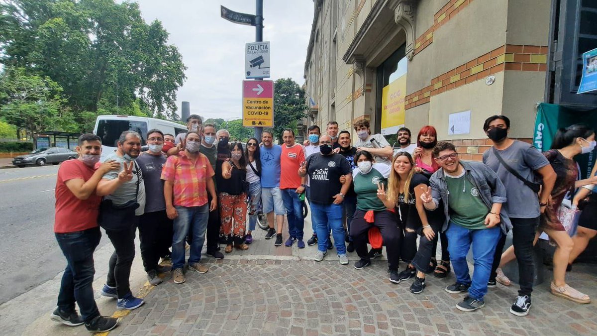 DanielCatalano_'s tweet photo. A pesar de los intentos de lxs funcionarixs de Larreta y del Sutecba nuestrxs compañerxs de ATE Mephu están votando en su sector de trabajo ejerciendo su derecho. https://t.co/aSKQcCpvnw